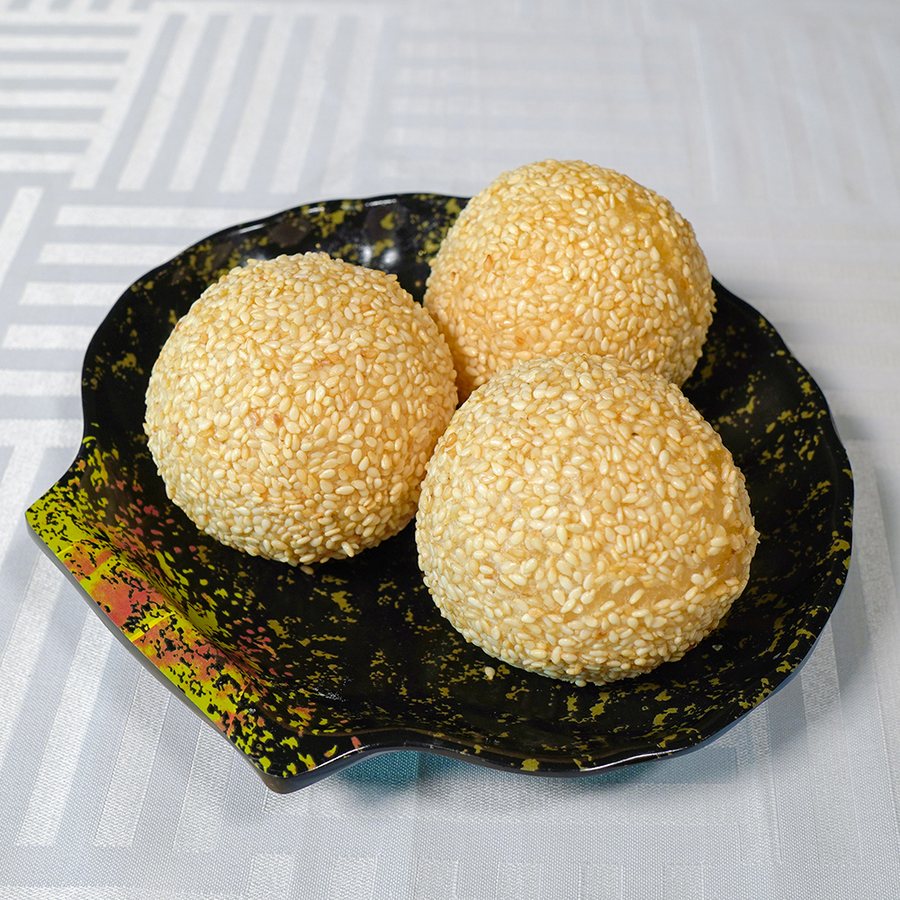 Boules de sésame, crème coulante (3 mcx), dim sum frit