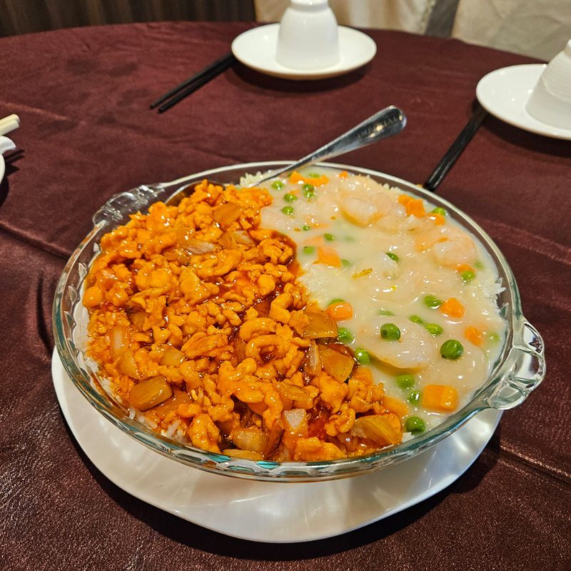 Riz frit sauce tomate et crème, nouilles et riz sautés